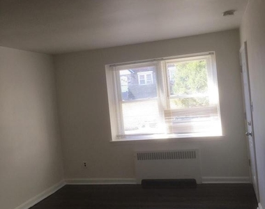 883 Windermere Avenue - Photo Thumbnail 4