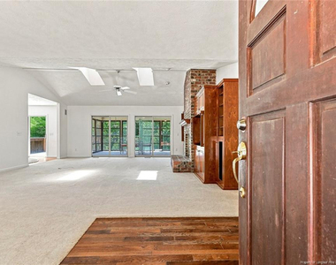 709 Essex Court - Photo Thumbnail 3