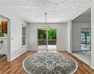709 Essex Court - Photo Thumbnail 8