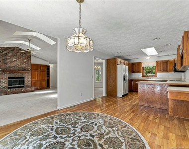 709 Essex Court - Photo Thumbnail 9