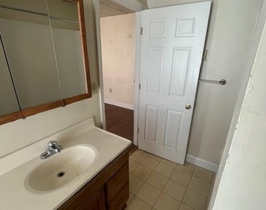 147 E Main Street - Photo Thumbnail 7