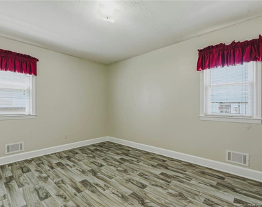 2902 Cornell Drive - Photo Thumbnail 18