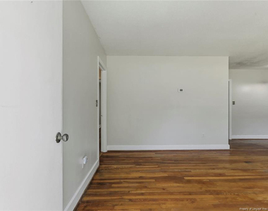 2902 Cornell Drive - Photo Thumbnail 6