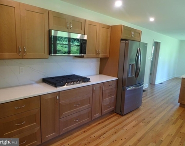 449 Street Road - Photo Thumbnail 11