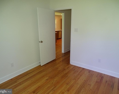 449 Street Road - Photo Thumbnail 15