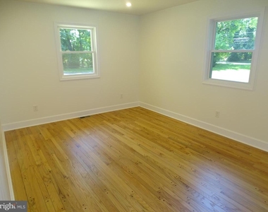 449 Street Road - Photo Thumbnail 19