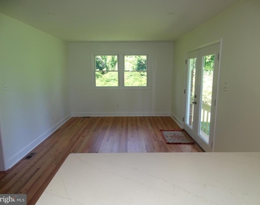 449 Street Road - Photo Thumbnail 12