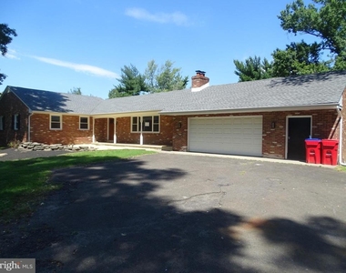 449 Street Road - Photo Thumbnail 1