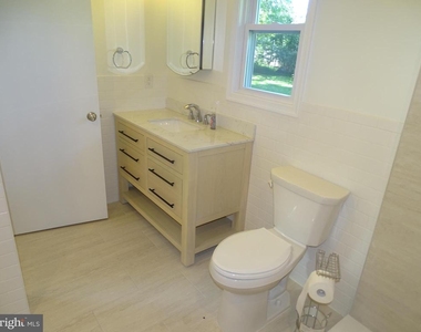 449 Street Road - Photo Thumbnail 21