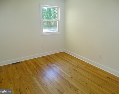 449 Street Road - Photo Thumbnail 18
