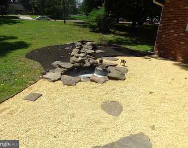 449 Street Road - Photo Thumbnail 2