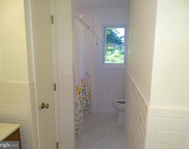 449 Street Road - Photo Thumbnail 24