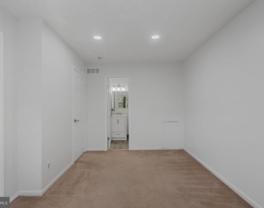 1019 Bancroft Place - Photo Thumbnail 9