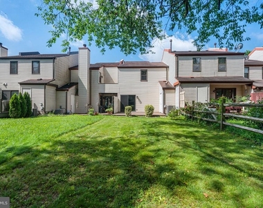 1019 Bancroft Place - Photo Thumbnail 12