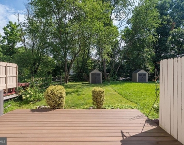 1019 Bancroft Place - Photo Thumbnail 13