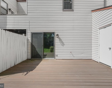 1019 Bancroft Place - Photo Thumbnail 14