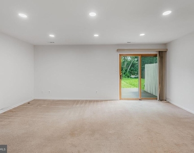 1019 Bancroft Place - Photo Thumbnail 3