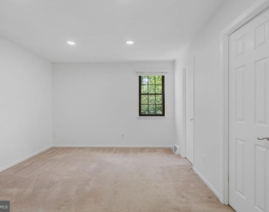 1019 Bancroft Place - Photo Thumbnail 4