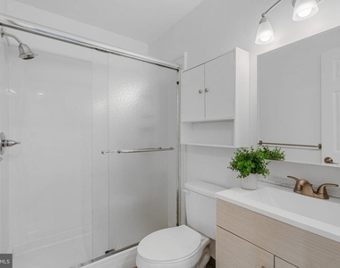1019 Bancroft Place - Photo Thumbnail 5