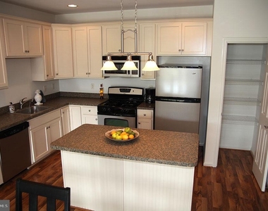 212 Village Way - Photo Thumbnail 2