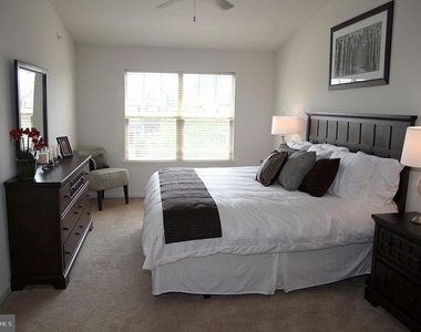 212 Village Way - Photo Thumbnail 5