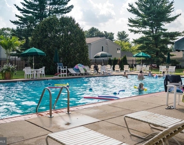 130 Westbury Court - Photo Thumbnail 16