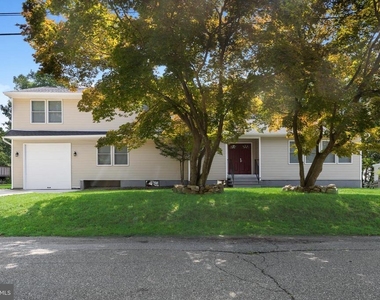 55 Shawnee Ave - Photo Thumbnail 1