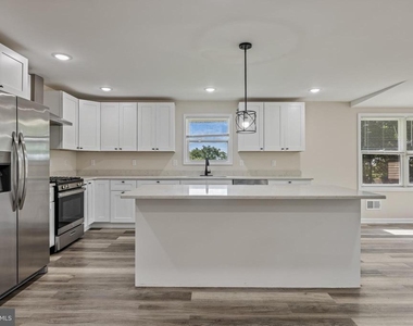 55 Shawnee Ave - Photo Thumbnail 12