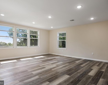 55 Shawnee Ave - Photo Thumbnail 23