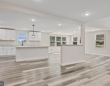 55 Shawnee Ave - Photo Thumbnail 8