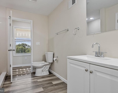 55 Shawnee Ave - Photo Thumbnail 17