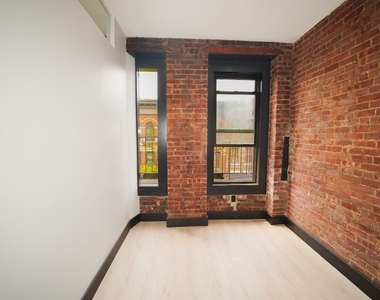 West 103rd Street - Photo Thumbnail 12