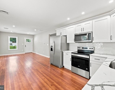 107 Broad Avenue - Photo Thumbnail 5