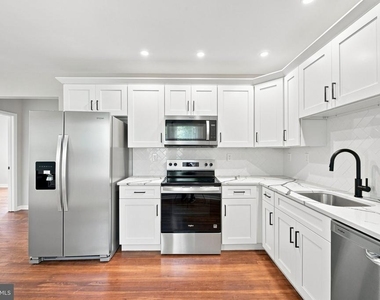 107 Broad Avenue - Photo Thumbnail 4