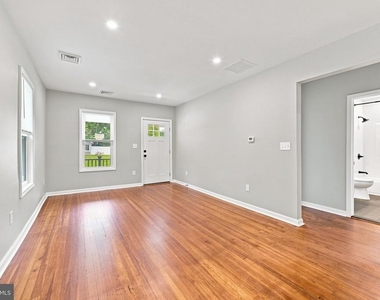107 Broad Avenue - Photo Thumbnail 2