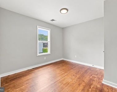 107 Broad Avenue - Photo Thumbnail 10