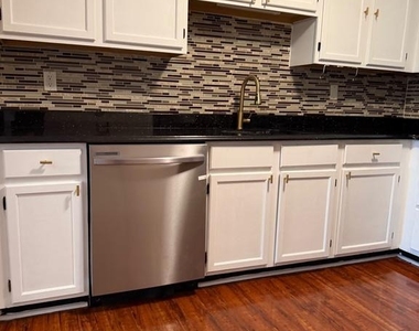 237 Andover Place - Photo Thumbnail 10