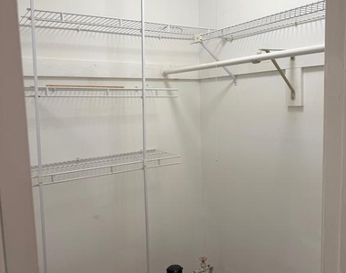 237 Andover Place - Photo Thumbnail 21