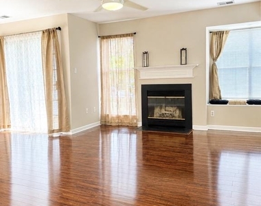 237 Andover Place - Photo Thumbnail 5