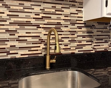 237 Andover Place - Photo Thumbnail 11