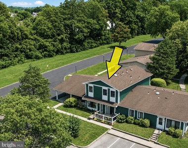 64 Woodway Drive - Photo Thumbnail 2