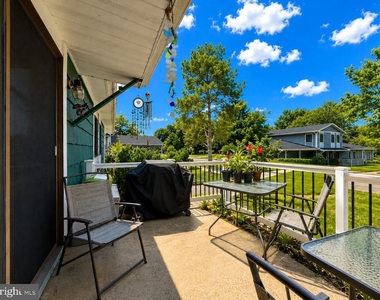 64 Woodway Drive - Photo Thumbnail 5