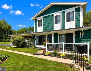 64 Woodway Drive - Photo Thumbnail 4