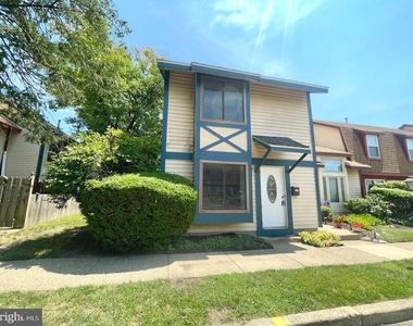 1 Dover Court - Photo Thumbnail 11