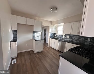 225 Velde Avenue - Photo Thumbnail 3