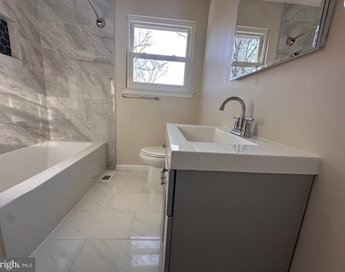 225 Velde Avenue - Photo Thumbnail 8