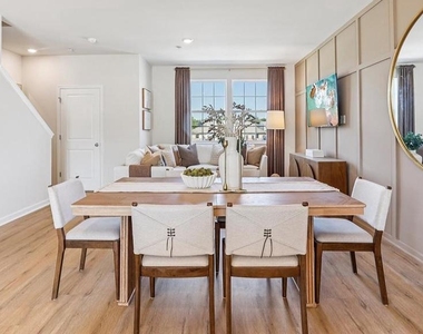 122 Essex Drive - Photo Thumbnail 10