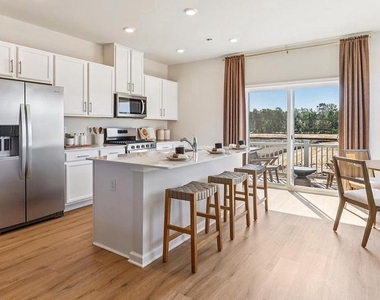 122 Essex Drive - Photo Thumbnail 14