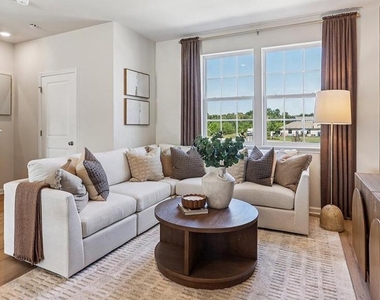 122 Essex Drive - Photo Thumbnail 8
