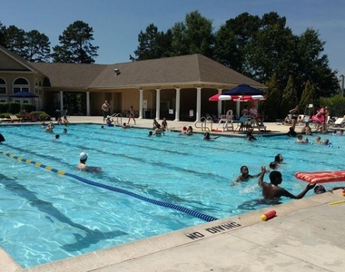 122 Essex Drive - Photo Thumbnail 40